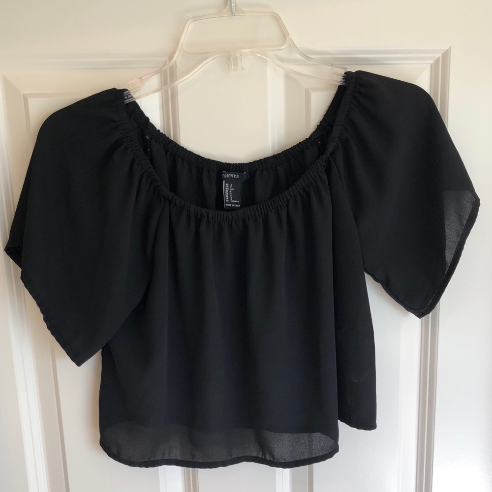 Forever 21 Black Cropped Flouncy Top Size S
